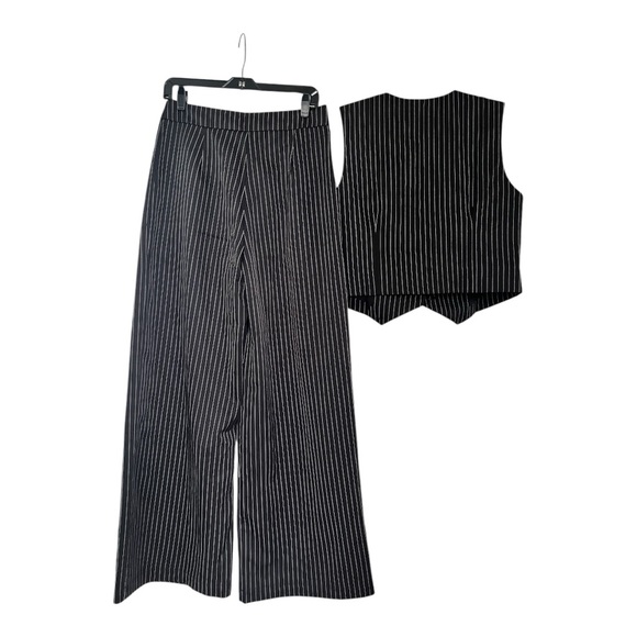 COMMENSE Relaxed Striped Suit Pants Set
Size Small Wide Leg with Vest NWT - Picture 5 of 14